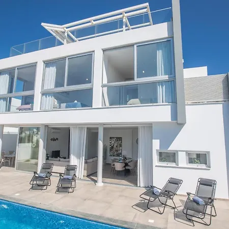 Blue Pearl * Protaras