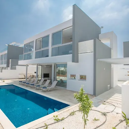 Blue Pearl Villa *